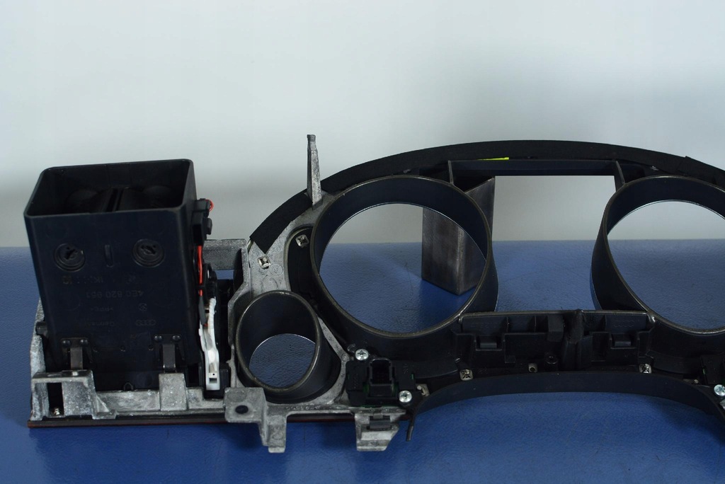 фото №5, Audi a8 d3 защита рамка спидометра 4e1857115a