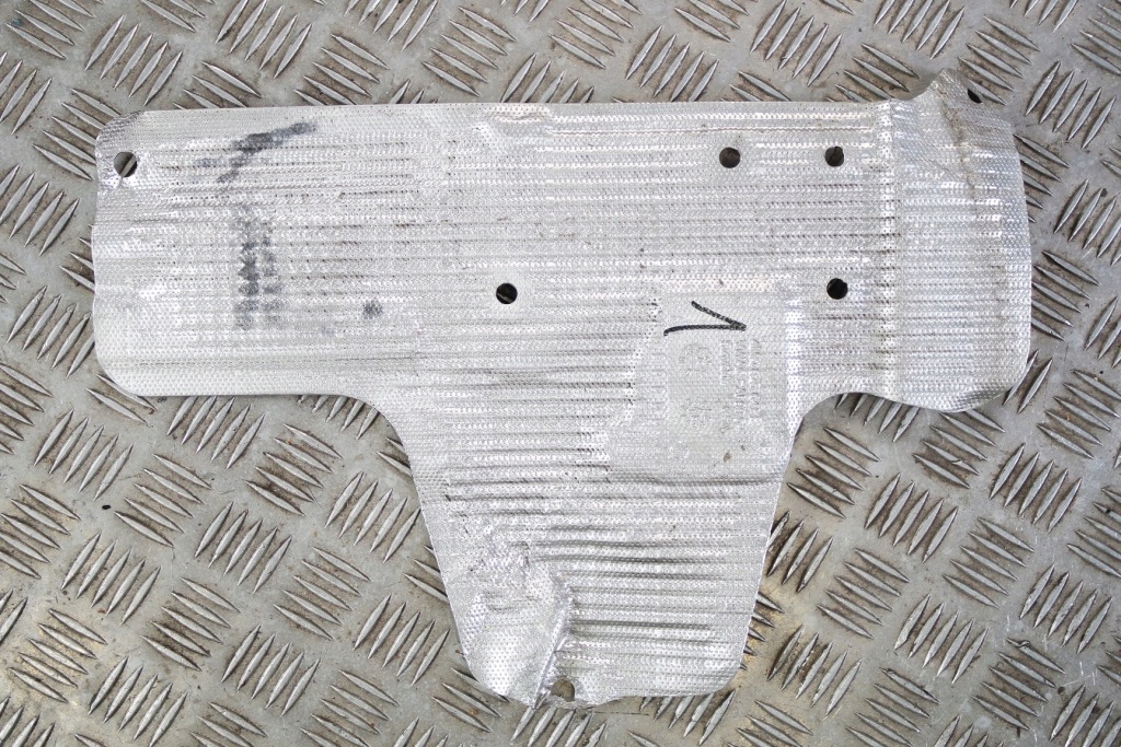 фото №1, Защита тепловая audi q7 q8 4m 4m0825641e