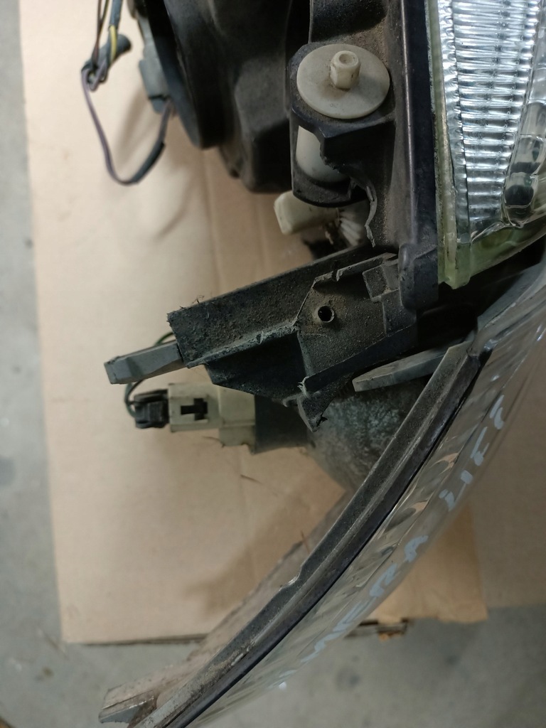 фото №8, Лампа перед права nissan almera n16 89003330