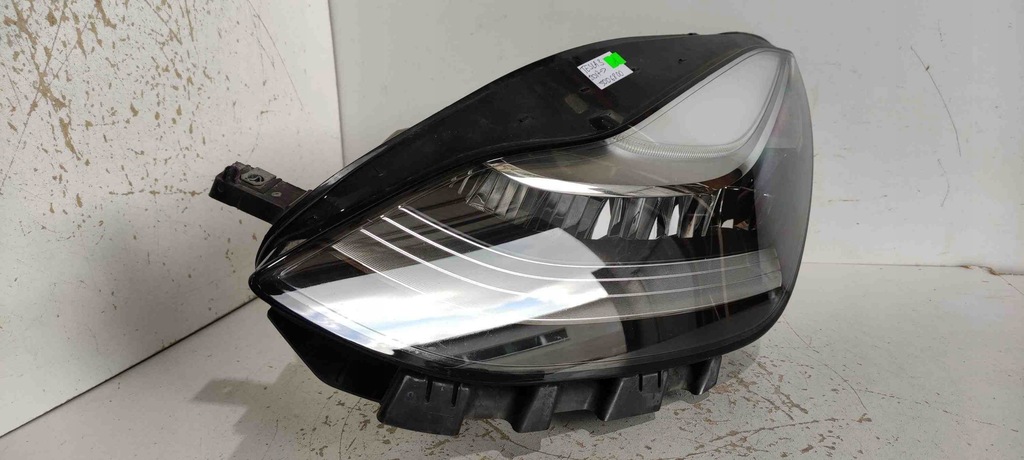 фото №8, Лампа правая передняя tesla 1077371 0.0l дизель 2018