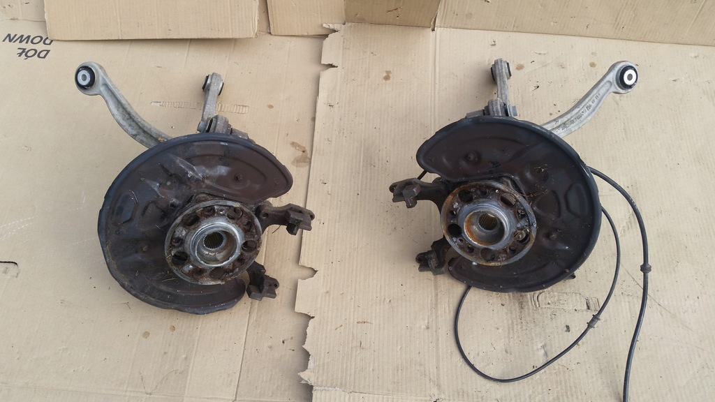 фото №1, Поворотный кулак левая /правая задняя mercedes w205