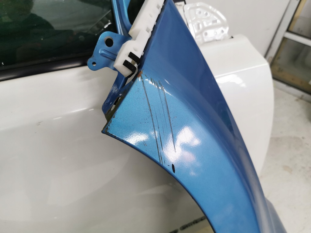 фото №11, Лампа задняя, капот, балка бампера nissan leaf