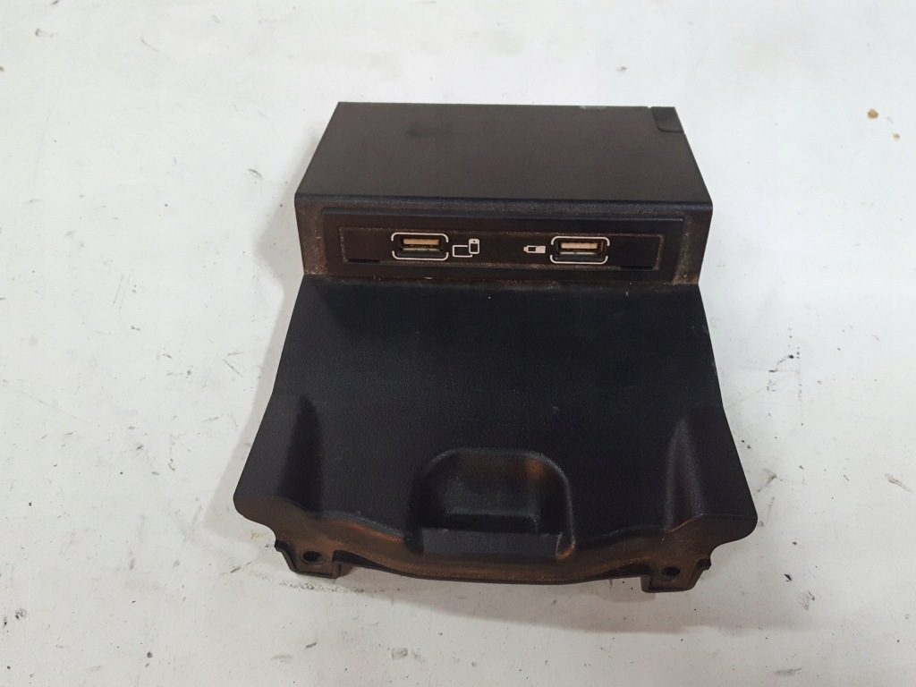 фото №1, Mercedes gla x156 роз'єм port usb a1728202100