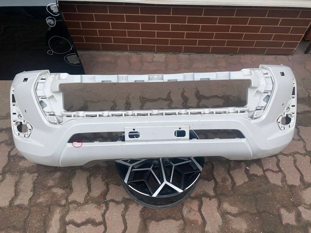 Купить Toyota hilux рестайлинг  2020- бампер передний