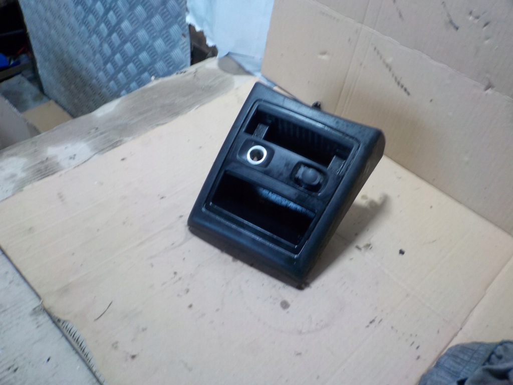 фото №1, Bmw e91 2006r. 320d попільничка прикурювач 584507/3