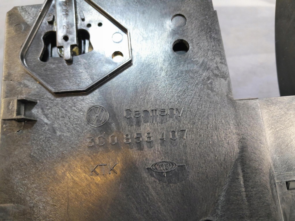 фото №8, Vw passat b6 бардачок переключатель 3c0858407