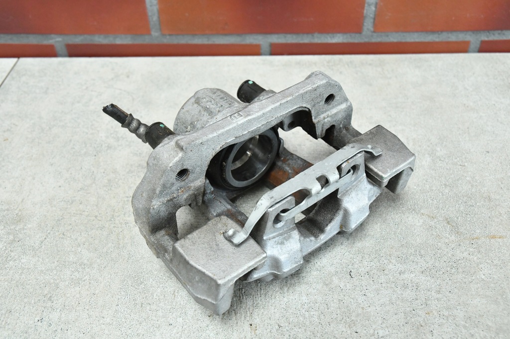 фото №5, Супорт притиск правий bmw 2 g42 3 g20 g21 6895222 294x22 13590km