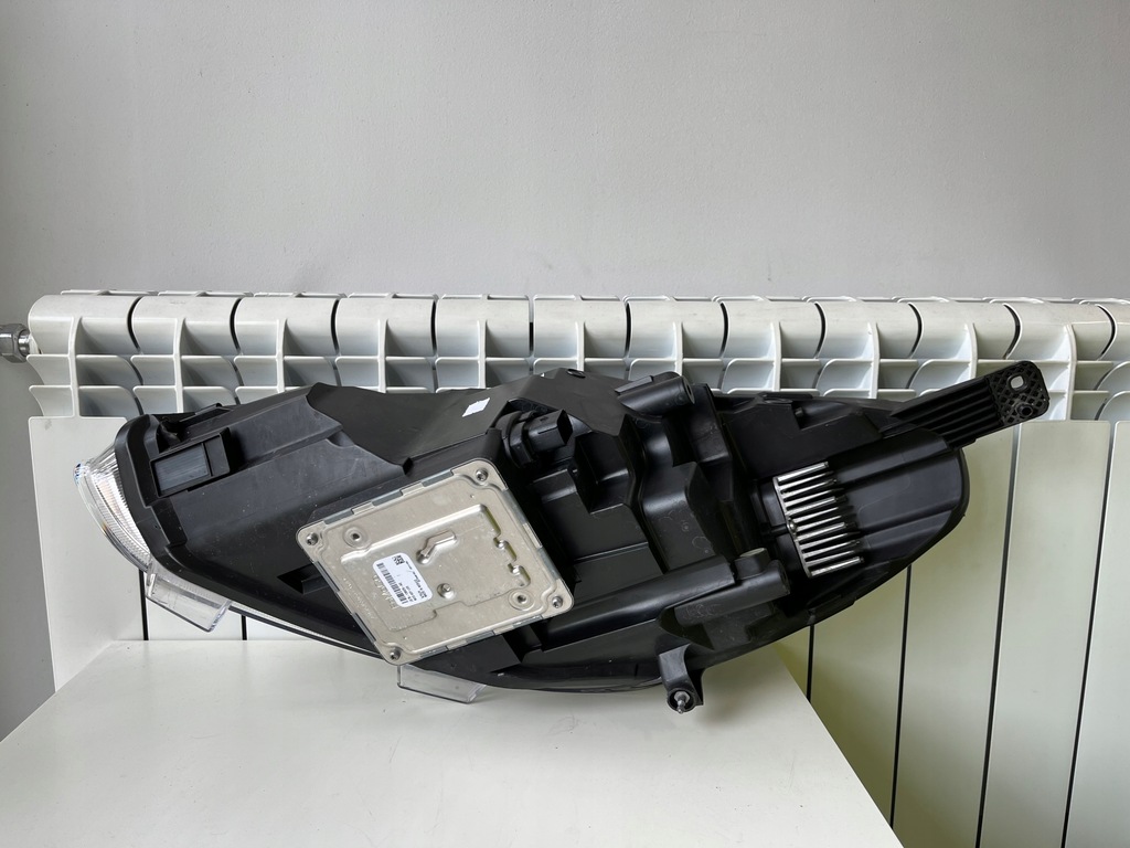 фото №9, Лампа правая передняя ford fiesta mk8 комплектная