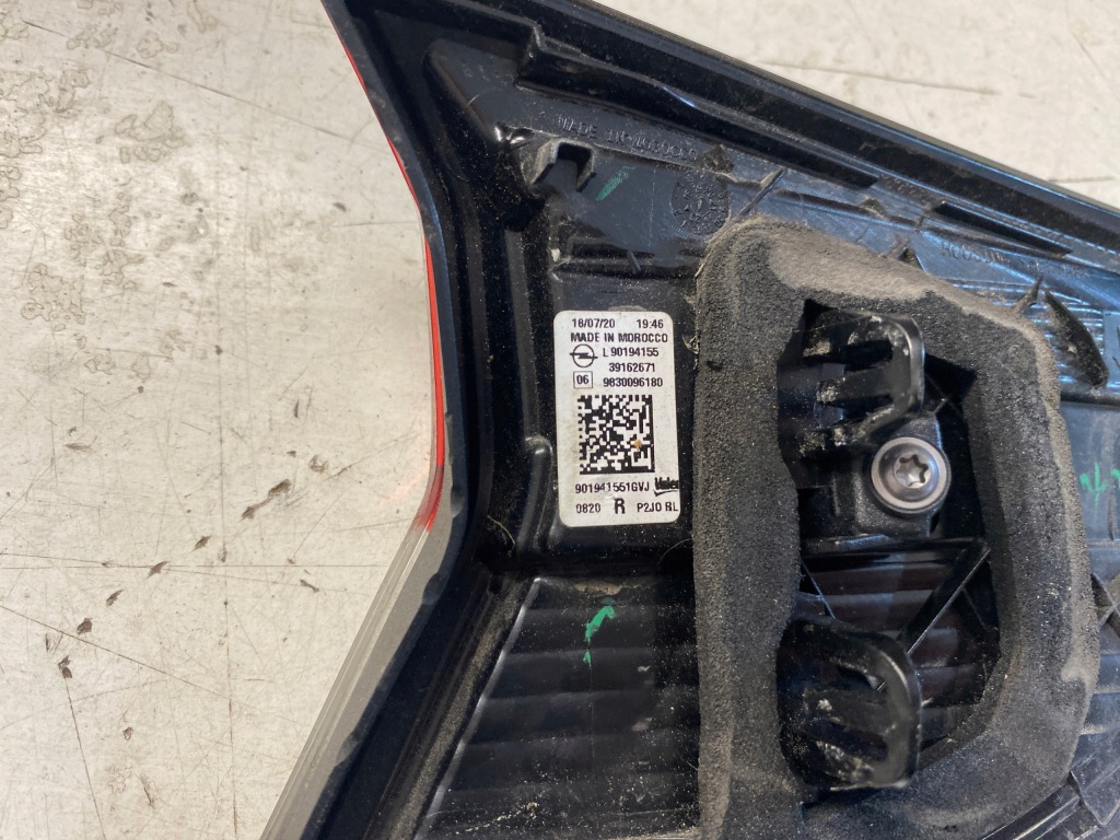 фото №8, Opel corsa f лампа правый задняя w крышка 90194155