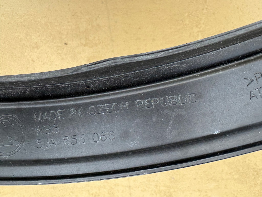 фото №4, Skoda rapid scoutline молдинг бампера правий перед права передня 5ja853066