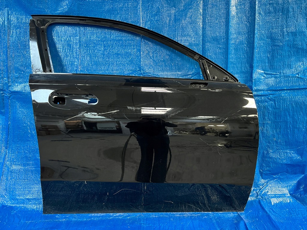 фото №1, Mercedes aklasa w177 правое передние дверь