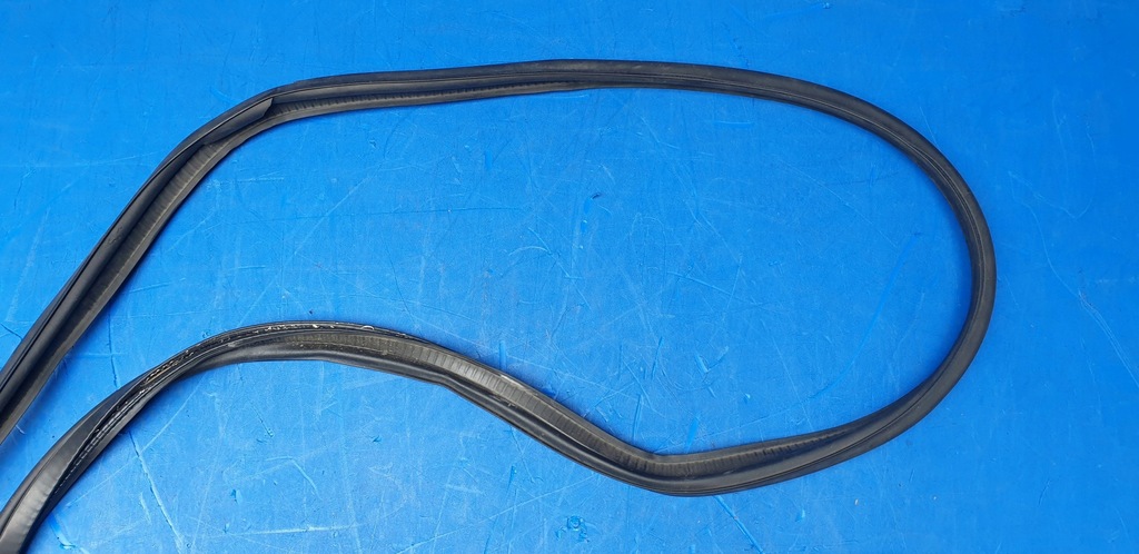 фото №13, Прокладка крышки задний багажника chevrolet corvette c6