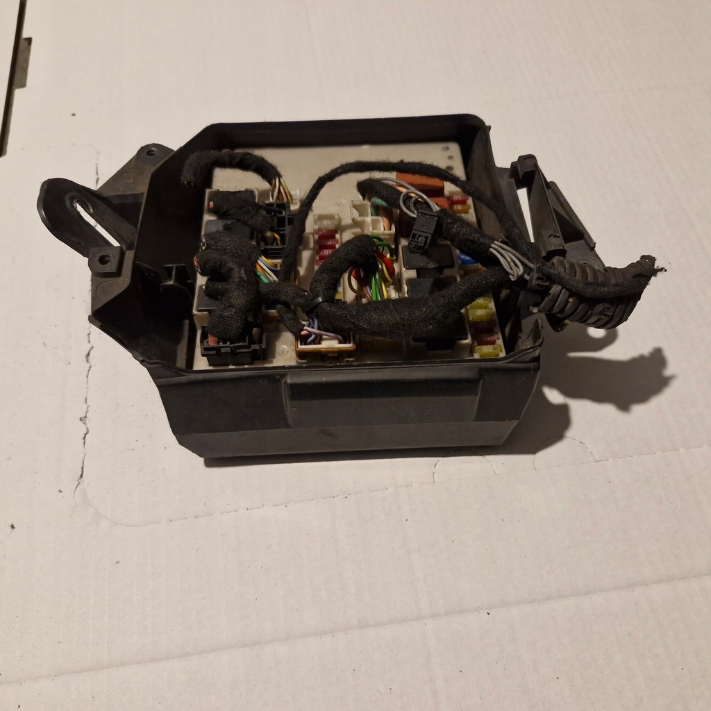 фото №1, Модуль uch коробка предохранителей renault clio iii modus 233293d