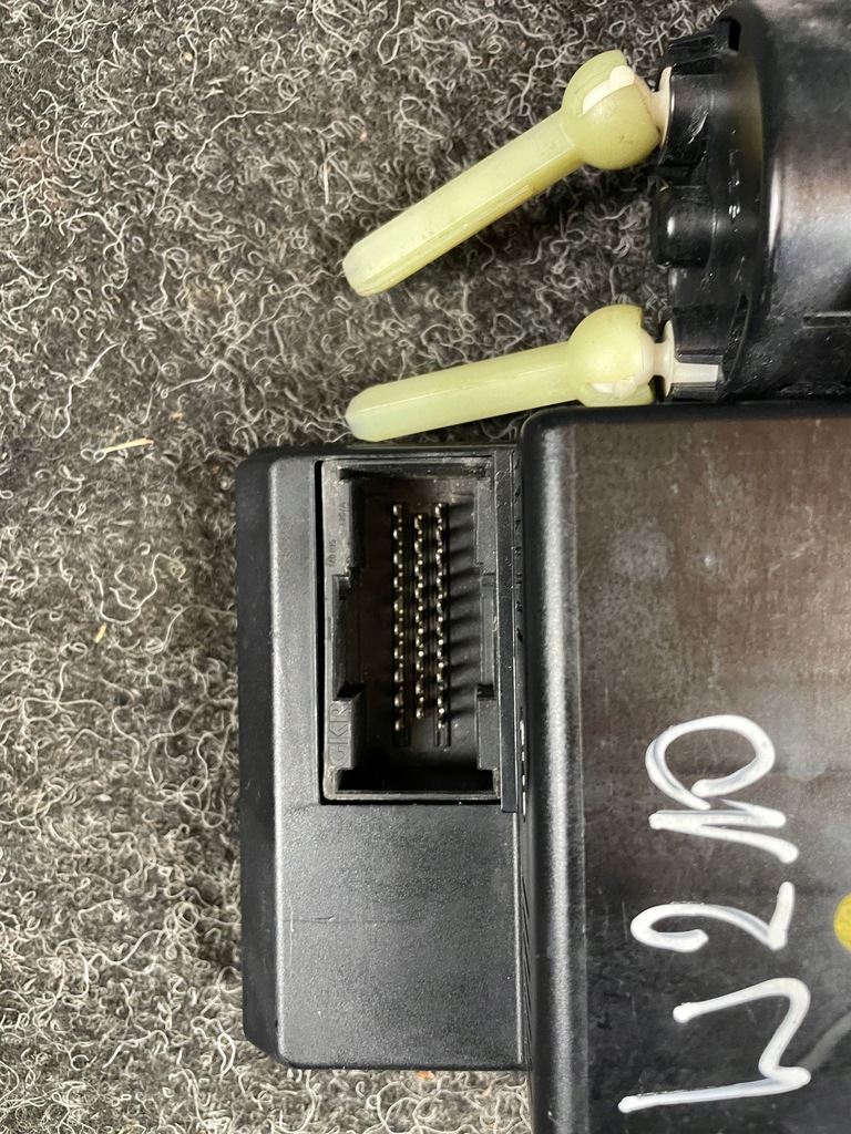 фото №6, Mercedes w202 w210 панель обдув кондиционера 2108303185