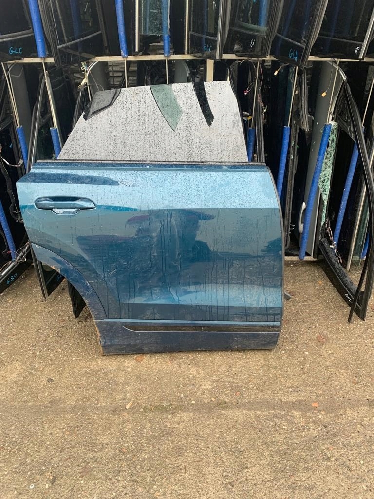 фото №1, Дверь правый задняя правое задние audi q8