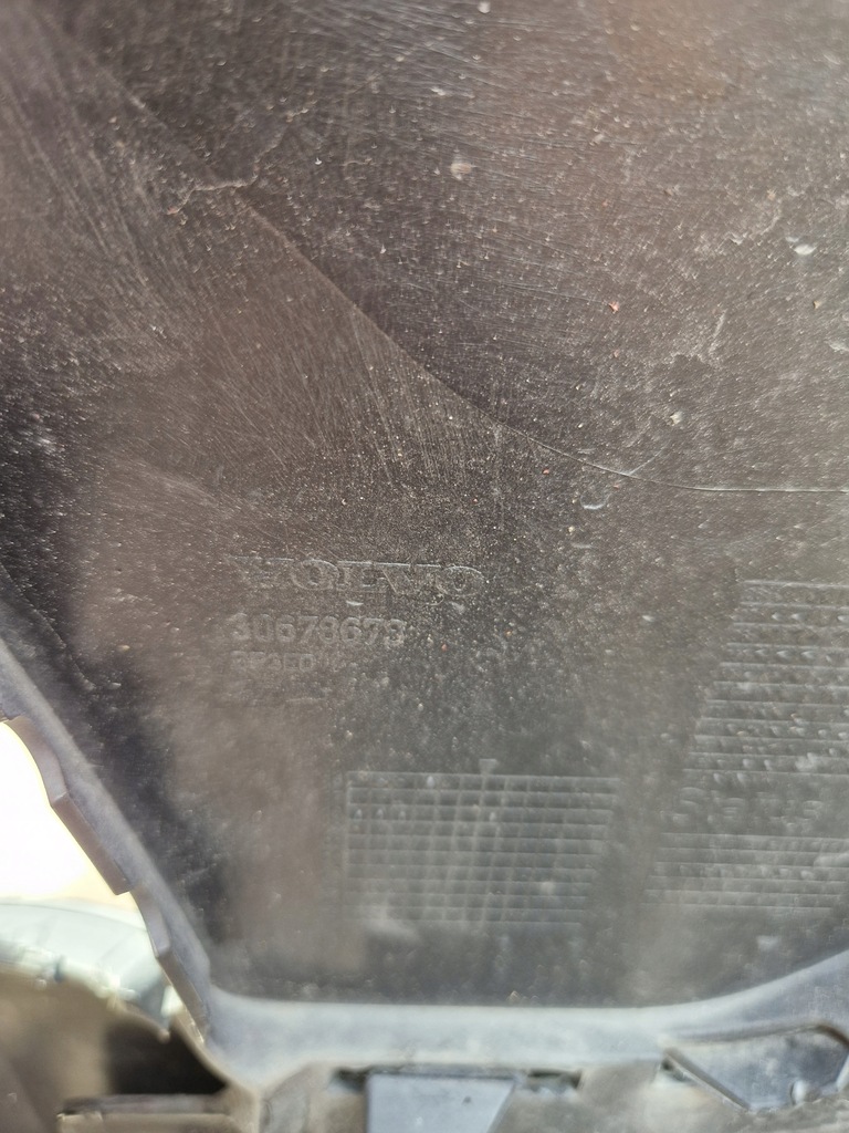 фото №13, Volvo xc70 ii 07- бампер перед передній 30678678 демонтаж