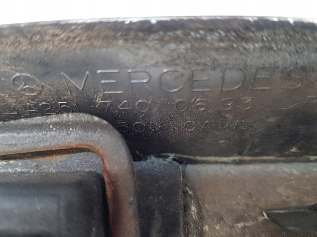 фото №9, Mercedes r w251 накладка молдинг задній кришки oryg