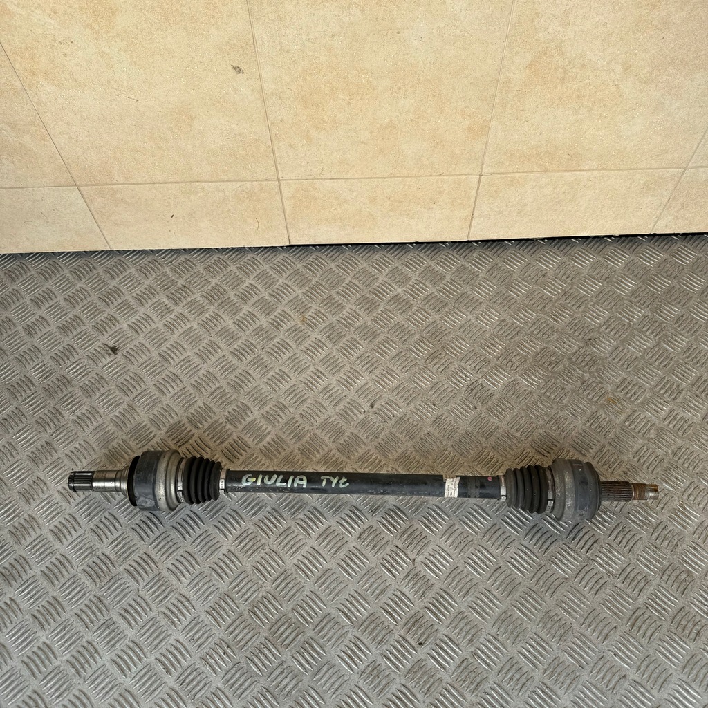 фото №1, Привідний вал задня alfa romeo giulia 2.2. дизель 10359163