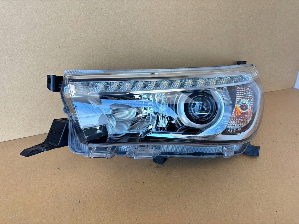 фото №1, Toyota hilux xiii lift лампа ліва перед передня