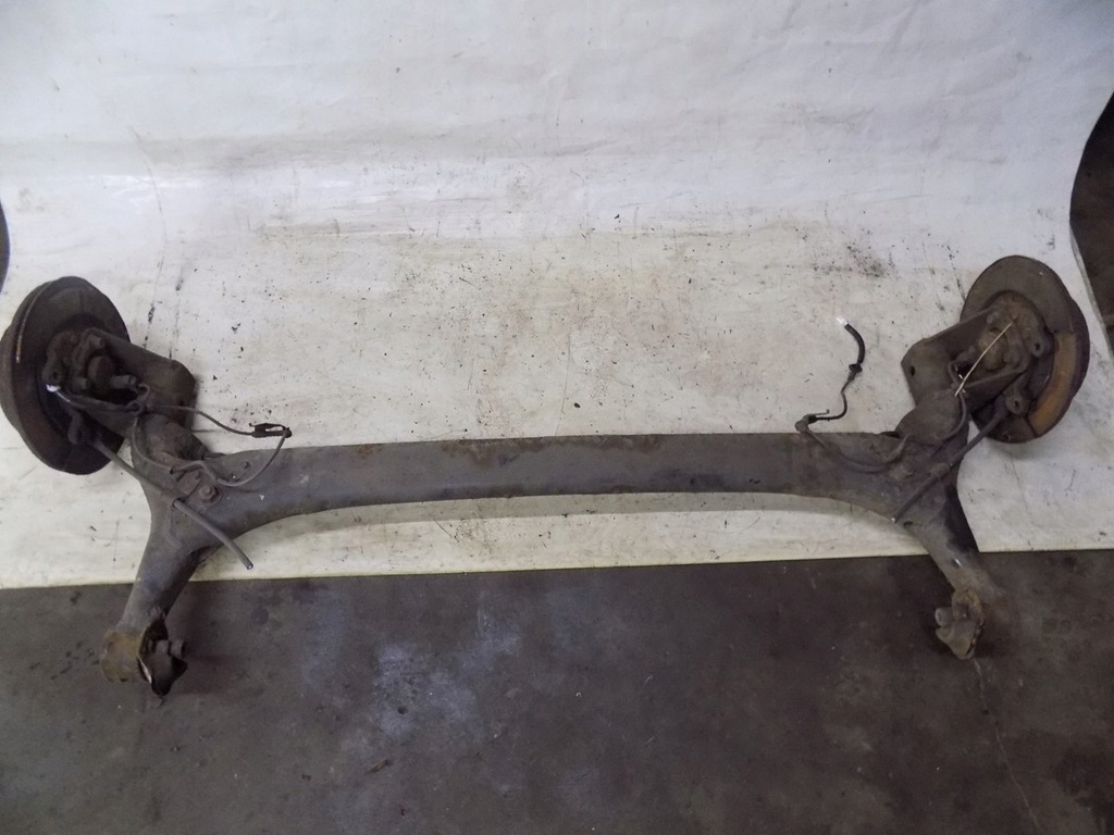 фото №8, Toyota corolla verso ii 2.2 d4d балка os задня задня