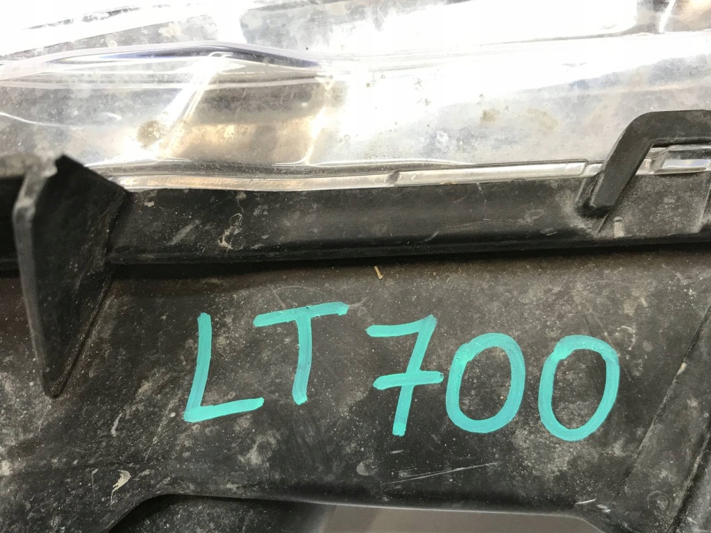 Tesla model 3 y рестайлінг  протитуманна фара led правий 1624798-00-a Доставка