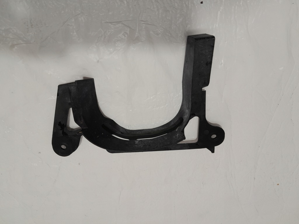 Купить Audi q5 2 80a накладка полуось правый  перед 80a863188a