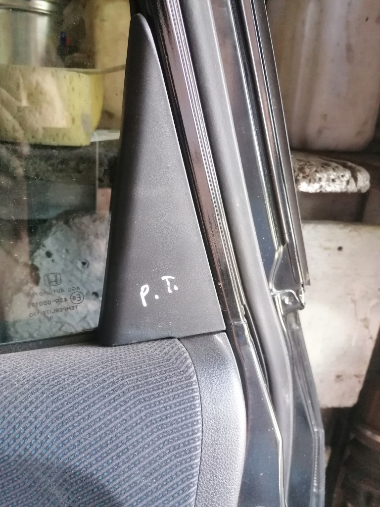 фото №1, Заглушка захист трикутник накладка корпус двері задня honda jazz iii 2008-2014