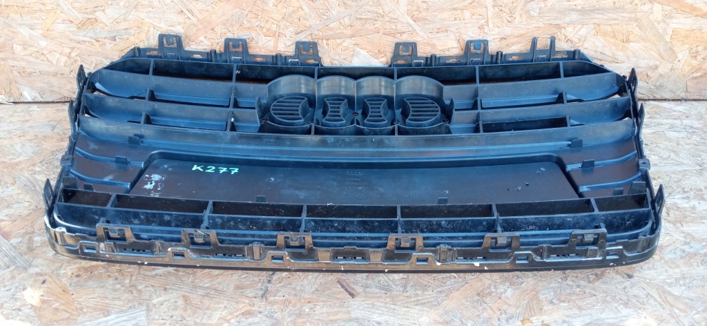 Audi a5 8t рестайлинг  11- решётка  решётка средняя решётка радиатора бампера перед 8t0853651g Цена