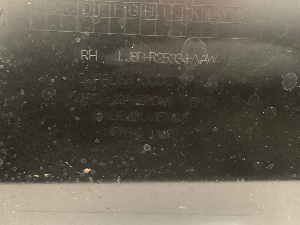 фото №11, Ford mustang mach-e rwd 75.7kwh молдинг накладка дверь правый задняя оригинал