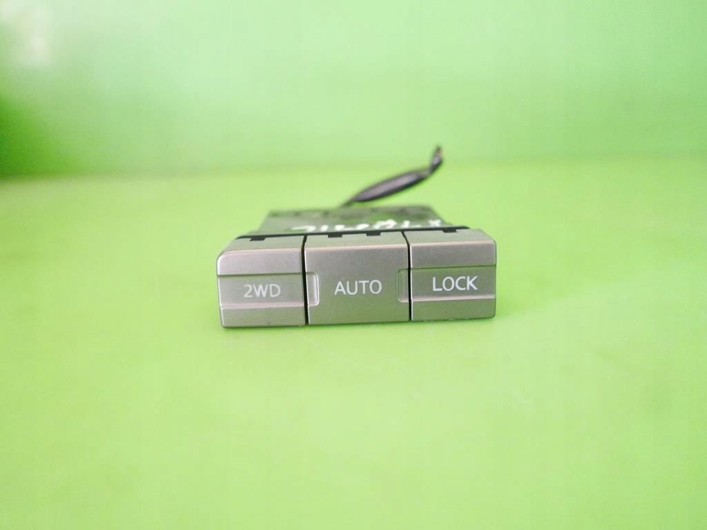 фото №1, Переключатель привода 2wd авто nissan x-trail i t30