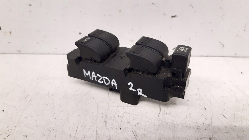 фото №1, Панель окон dp1066350b mazda 2 dy