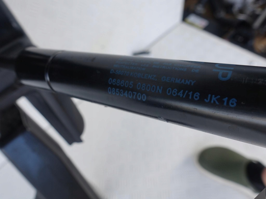 фото №10, Ferrari f149 california крыша каркас направляющая задняя