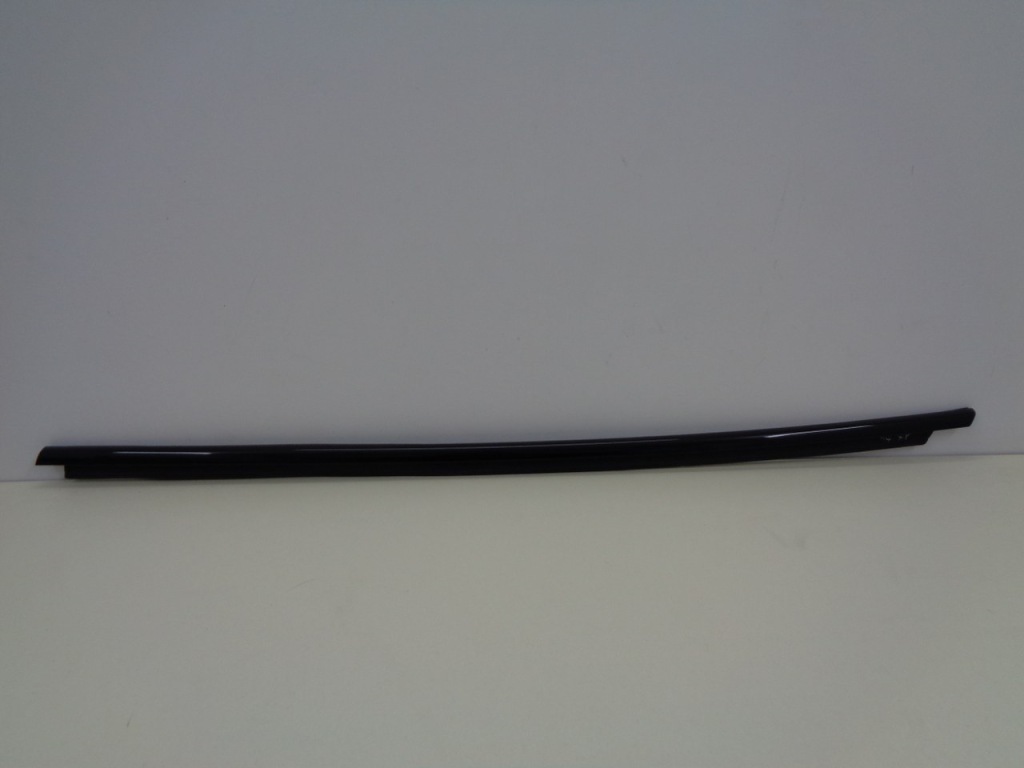 фото №1, Bmw 1 f40 молдинг уплотнитель дверь левый задняя