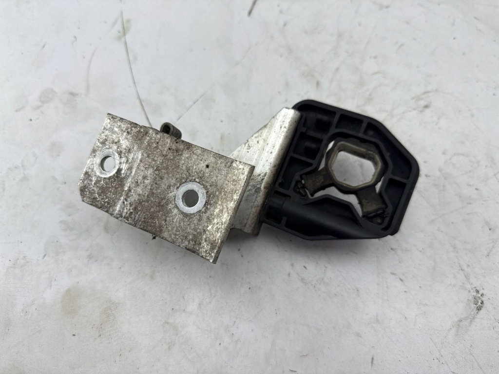 фото №1, Bmw 1 f20 f21 2015 кронштейн / кронштейн радиатора