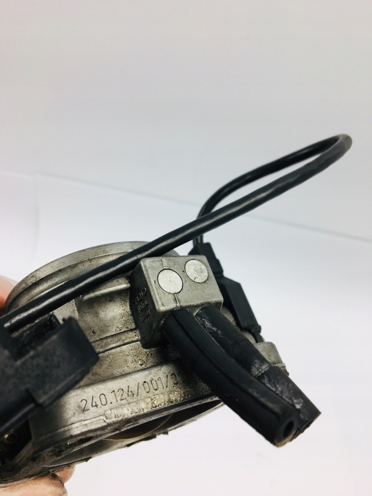 Дросельна заслінка mercedes w124 w201 190 m102 0065451824 0021400653 Доставка