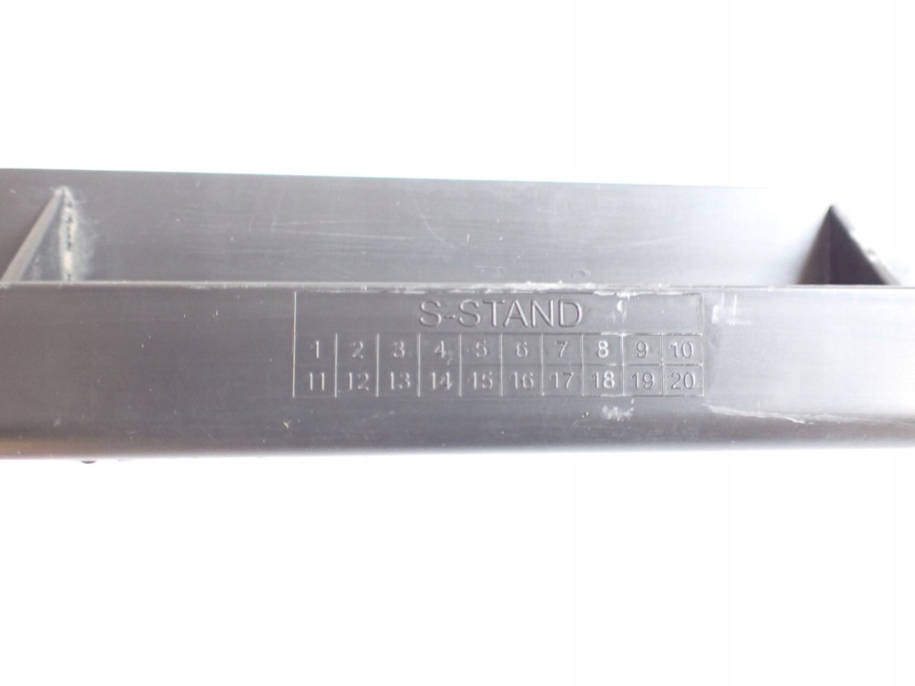 Молдинг кронштейн поріг audi a8 d4 ліва перед 93451 Ціна