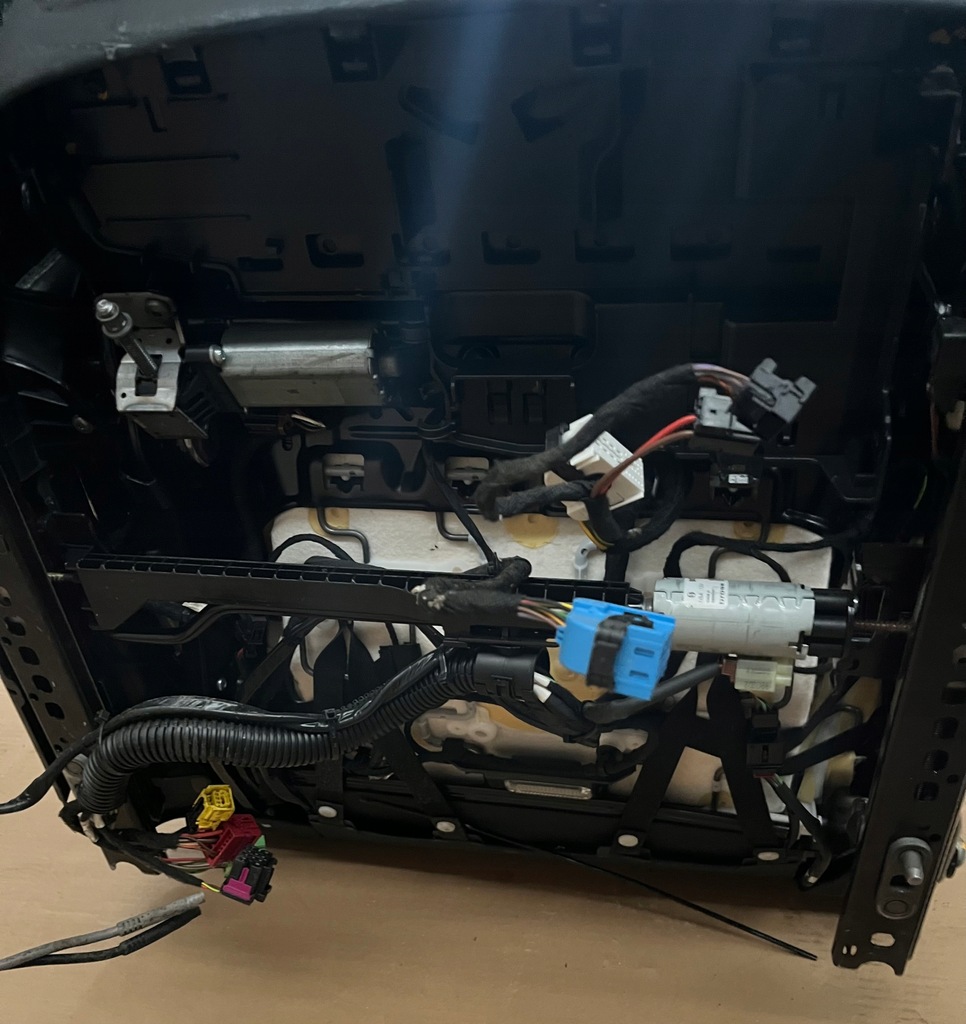 фото №5, Сидіння передній правий bentley bentayga 1