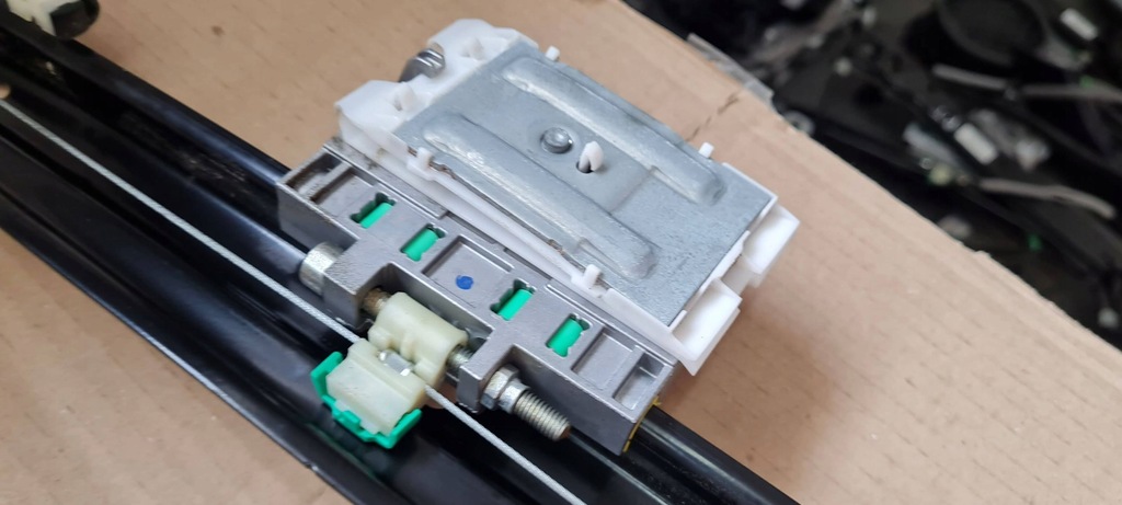 фото №13, Sq8 4m rsq8 q8 механизм подъемник стекло правый перед 24r 4m8837462