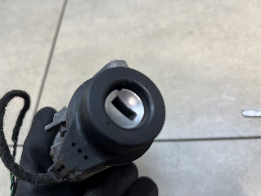 фото №8, Замок запалювання ключ vw polo iv 1.2 12v 4b0905851