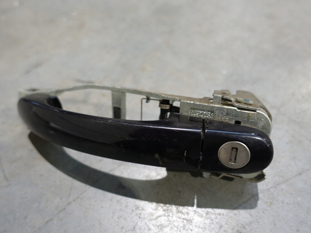 фото №1, Vw new beetle 1y0 cabrio ручка двері зовнішня ліва комплектна кронштейн