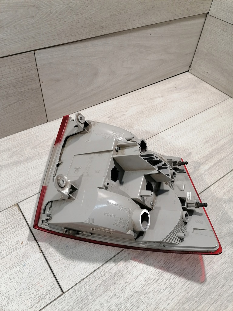 фото №10, Octavia kombi iii лампа правый задняя 5e9945096