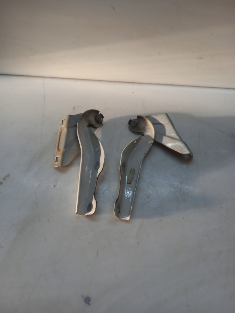 фото №1, Петли капот левый правый vw amarok 2h0823302 lb9a