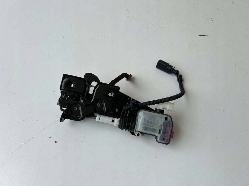 Купить Porsche замок капот 991511053 оригинал