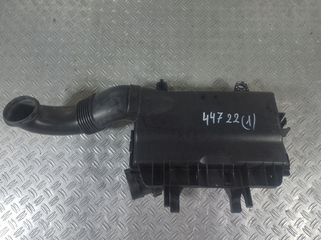 Vito 447 15- корпус фильтра воздуха 2.2 с Разборки