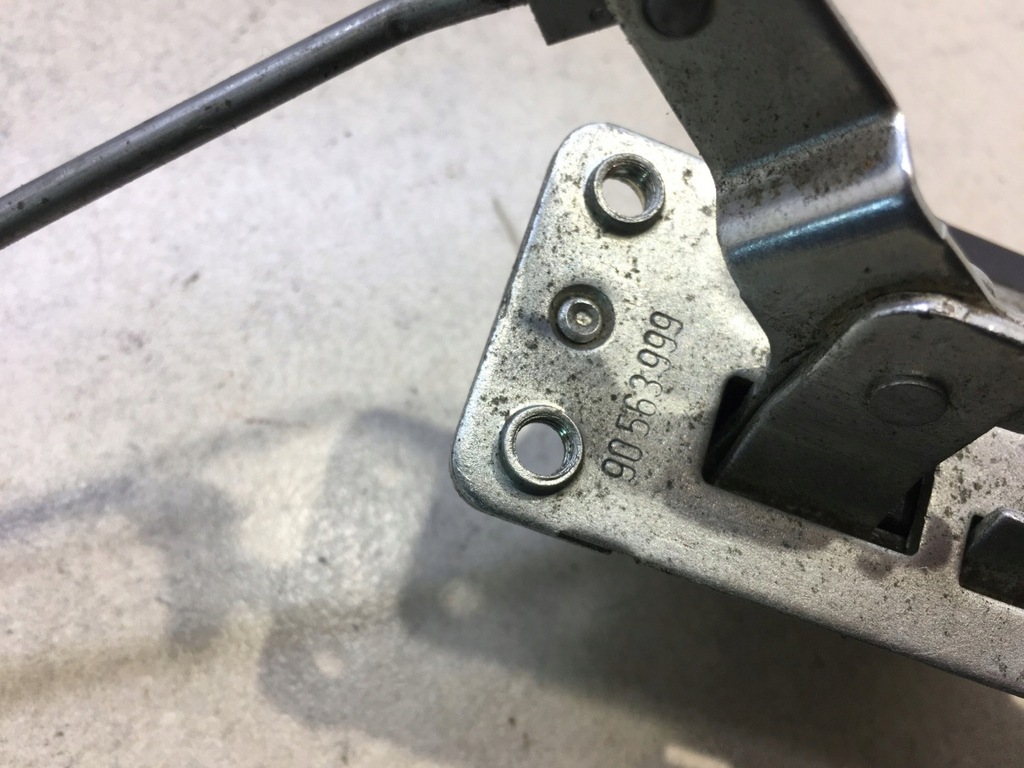 фото №8, Opel оригинальный номер 90563999 замок крышки багажника