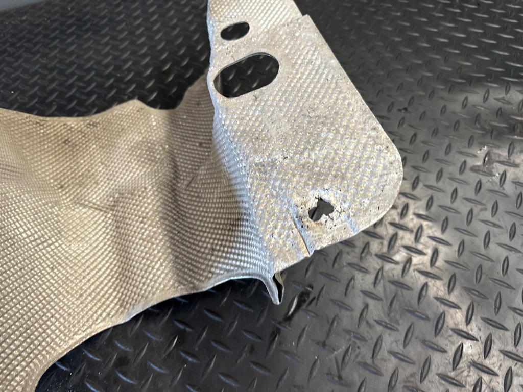 фото №10, Захист теплова вихлоп audi a8 d4 4.2 tdi cds 4h0825671f