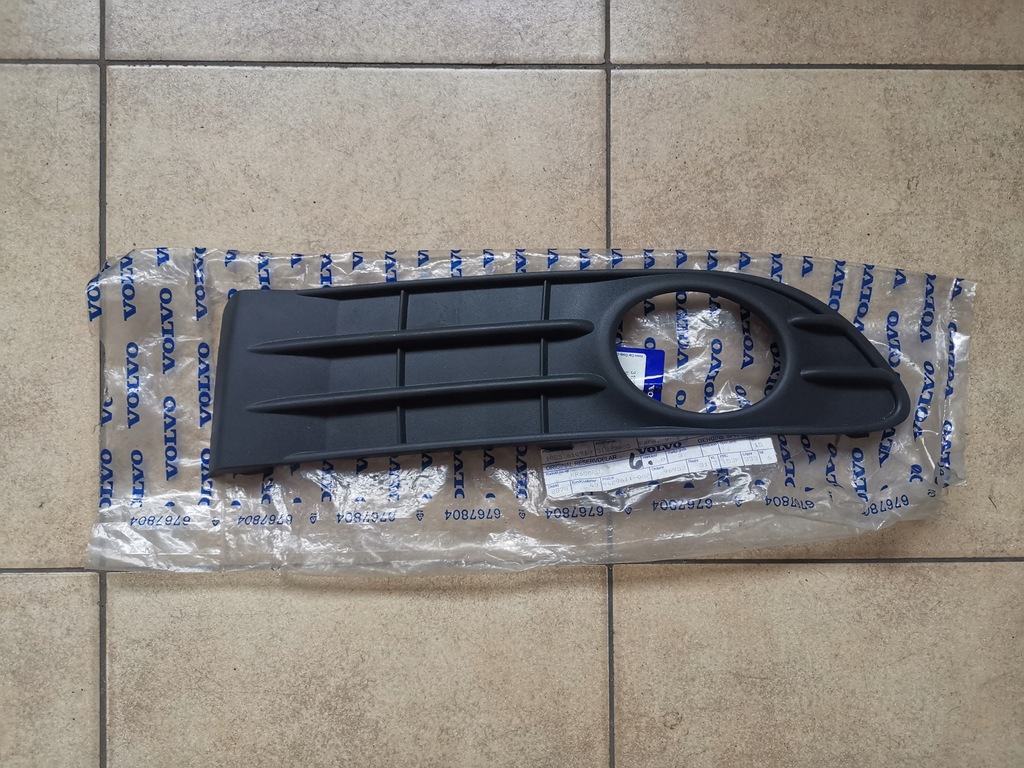 фото №1, Volvo s40 lift решётка заглушка противотуманная фара левая