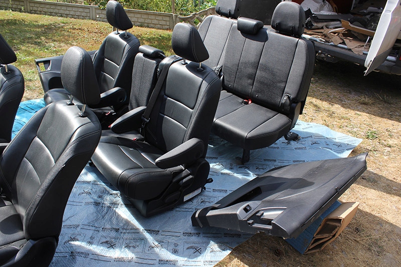 фото №15, Toyota sienna 2016 сиденья комплект кожа czarna igł