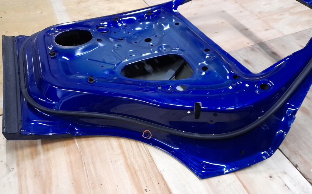 Vw touareg r-line 760 дверь правый задняя Доставка