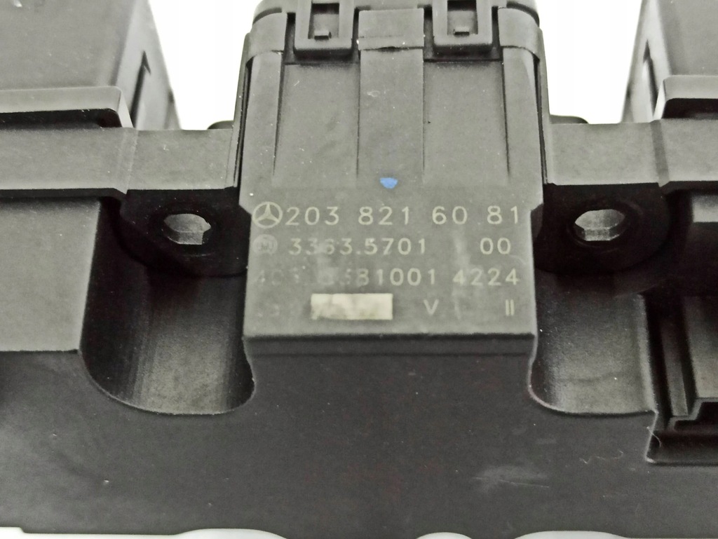 фото №14, Mercedes-benz c w203 2004 панели управление, переключатели